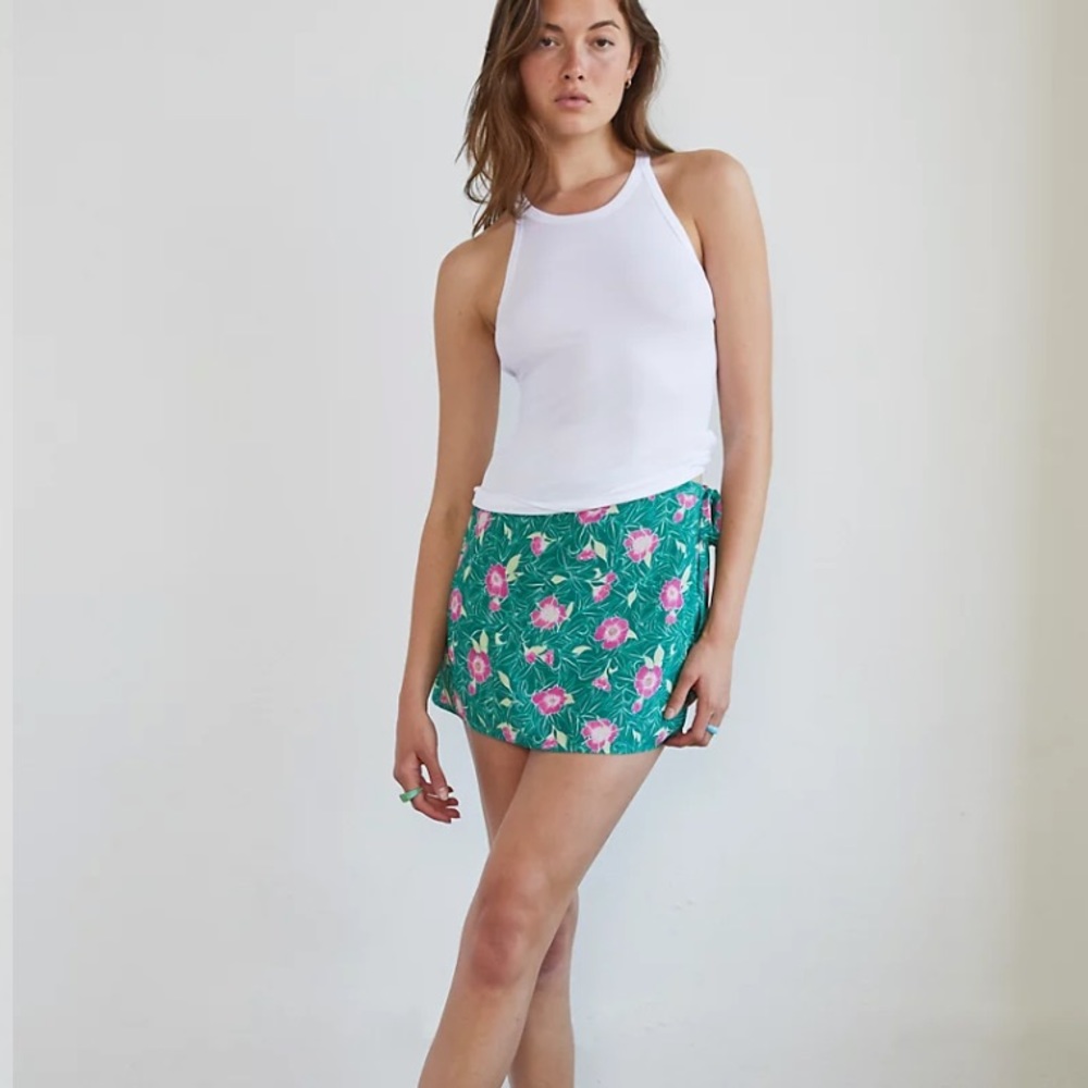 Aritzia Sunday Best SKYFALL TANK in White